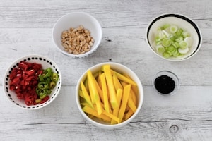 Preparazione Insalata di avocado, mango e carote - Fase 2