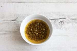 Preparazione Insalata di Lusia alla griglia con capperi e maionese d’acciughe - Fase 1