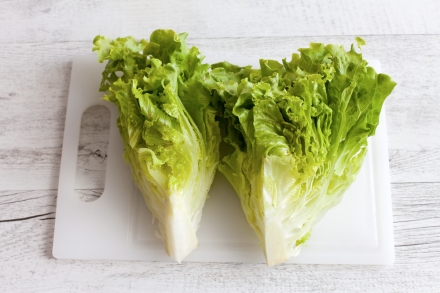 Preparazione Insalata di Lusia alla griglia con capperi e maionese d’acciughe - Fase 1 Preparazione Insalata di Lusia alla griglia con capperi e maionese d’acciughe - Fase 1