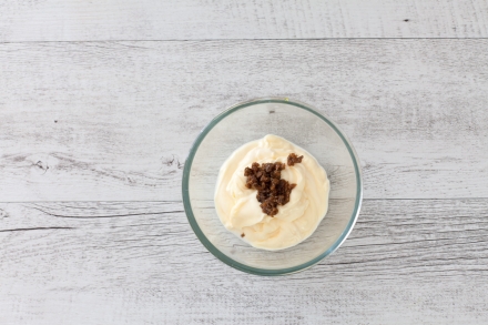 Preparazione Insalata di Lusia alla griglia con capperi e maionese d’acciughe - Fase 2 Preparazione Insalata di Lusia alla griglia con capperi e maionese d’acciughe - Fase 2