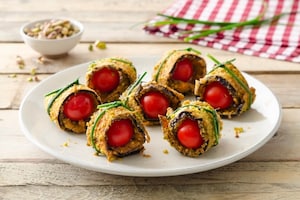 Preparazione Involtini di melanzane, pomodorini e pistacchi - Fase 4