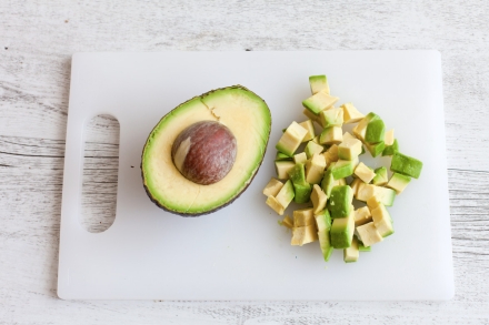 Preparazione Pokè bowl tonno e avocado - Fase 2 Preparazione Pokè bowl tonno e avocado - Fase 2