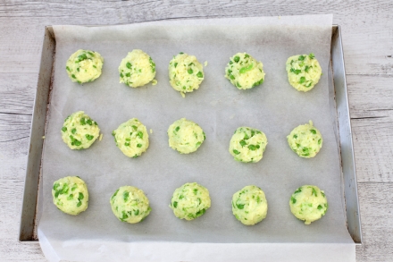 Preparazione Polpette di riso allo zafferano e piselli - Fase 1 Preparazione Polpette di riso allo zafferano e piselli - Fase 1