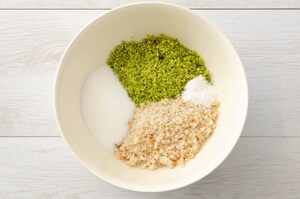 Preparazione Torta di pane e pistacchi - Fase 3