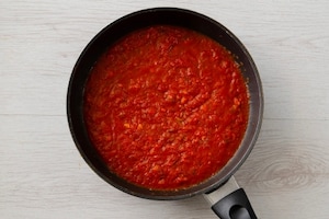 Preparazione Uova mollette al pomodoro - Fase 2