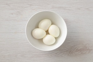 Preparazione Uova mollette al pomodoro - Fase 2
