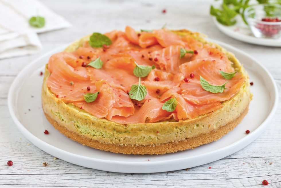 Cheesecake di avocado e salmone ricetta