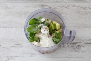 Preparazione Cheesecake di avocado e salmone - Fase 2