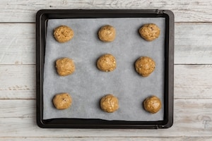 Preparazione Cookies al cioccolato bianco e lamponi - Fase 2