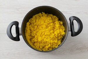 Preparazione Cous cous allo zafferano con spezzatino ai peperoni - Fase 4