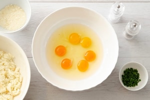Preparazione Frittata di pane - Fase 1