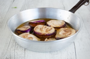 Preparazione Melanzane farcite a fette - Fase 3