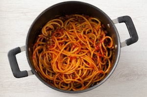 Preparazione Pasta con il ragù di tonno - Fase 5