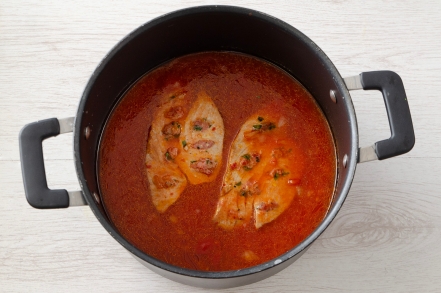 Preparazione Pasta con il ragù di tonno - Fase 2 Preparazione Pasta con il ragù di tonno - Fase 2