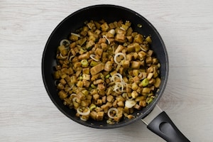 Preparazione Pomodori ripieni di melanzane - Fase 3