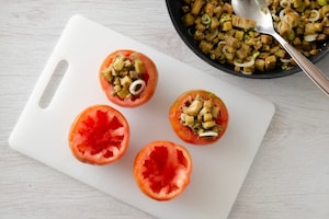 Preparazione Pomodori ripieni di melanzane - Fase 3
