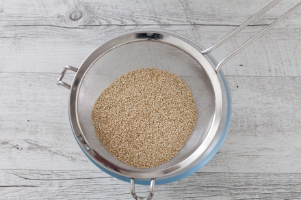 Preparazione Quinoa con verdure - Fase 1 Preparazione Quinoa con verdure - Fase 1