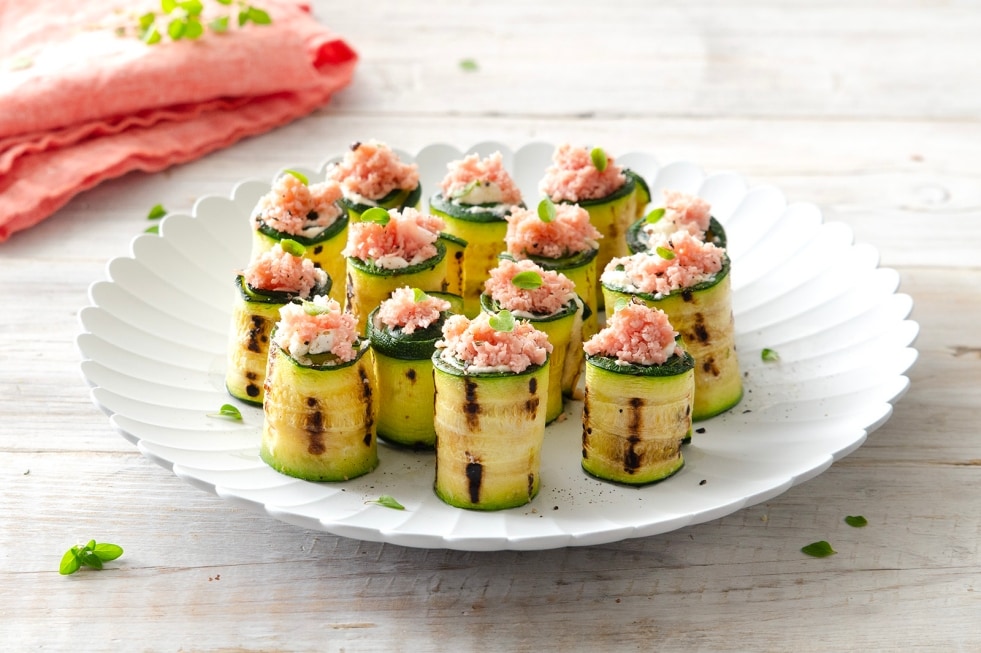 Sushi di zucchine con mousse al parmigiano e mortadella ricetta