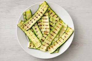 Preparazione Sushi di zucchine con mousse al parmigiano e mortadella - Fase 1