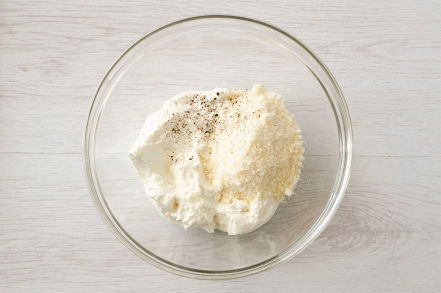 Preparazione Sushi di zucchine con mousse al parmigiano e mortadella - Fase 2 Preparazione Sushi di zucchine con mousse al parmigiano e mortadella - Fase 2