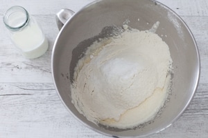 Preparazione Torta banane e crema pasticciera - Fase 1