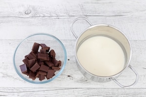 Preparazione Torta di compleanno drip cake - Fase 3