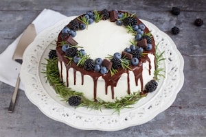 Preparazione Torta di compleanno drip cake - Fase 4