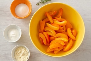 Preparazione Tortine di frolla alle albicocche - Fase 1