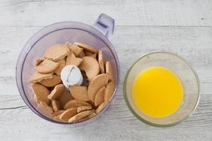 Preparazione Crumble cheesecake alle mele - Fase 1