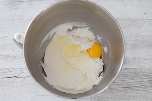 Preparazione Crumble cheesecake alle mele - Fase 2