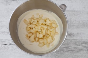 Preparazione Crumble cheesecake alle mele - Fase 3