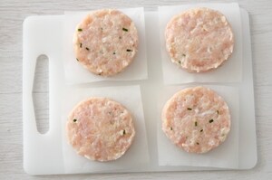 Preparazione Hamburger di pollo con marinatura al lime - Fase 3