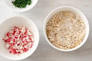 Preparazione Insalata di avena, salmone e ravanelli - Fase 3