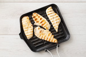 Preparazione Insalata di cereali con pollo e peperoni grigliati - Fase 2