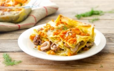 Lasagne con zucca e calamari al finocchietto