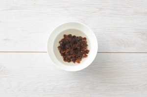 Preparazione Linguine con baccalà, uvetta e cavolo nero - Fase 2