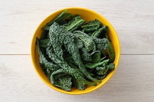 Preparazione Linguine con baccalà, uvetta e cavolo nero - Fase 2