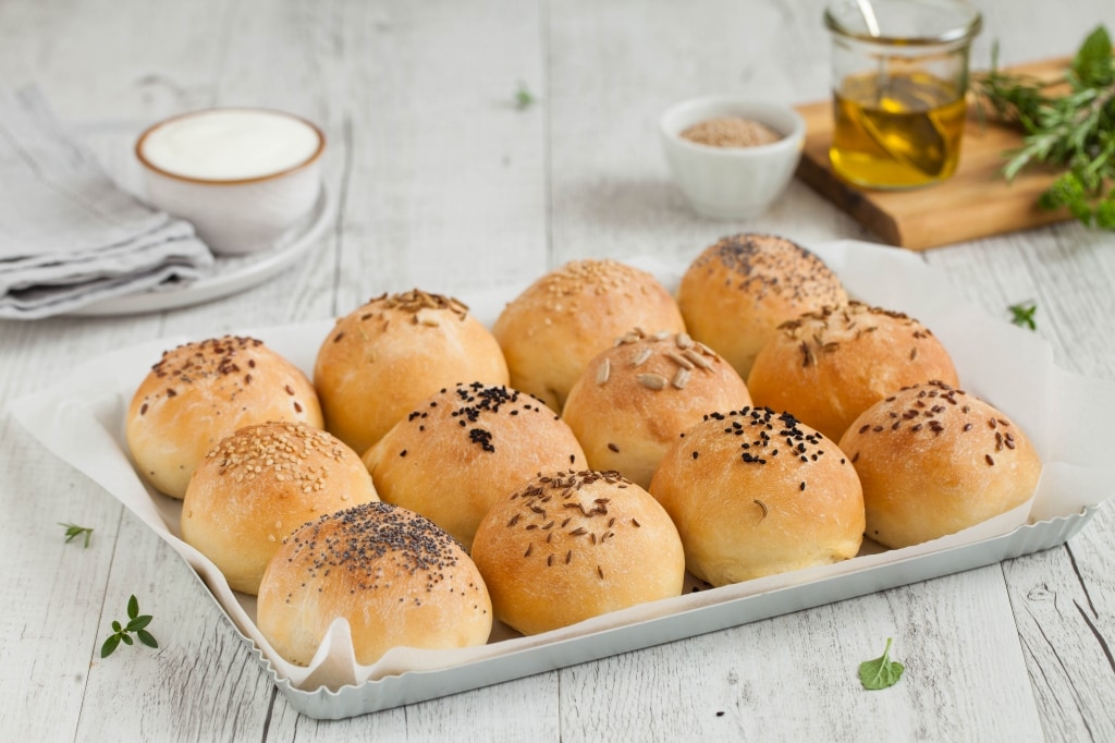 Panini morbidi allo yogurt e semi misti 