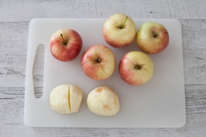 Preparazione Torta di mele in teglia - Fase 1