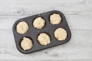 Preparazione Tortine rovesciate alle pere e cocco  - Fase 4