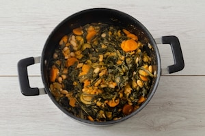 Preparazione Zuppa di cavolo nero con pane toscano - Fase 4