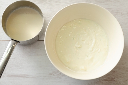 Preparazione Cheesecake allo yogurt con fichi e noci caramellate - Fase 4 Preparazione Cheesecake allo yogurt con fichi e noci caramellate - Fase 4