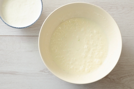 Preparazione Cheesecake allo yogurt con fichi e noci caramellate - Fase 4 Preparazione Cheesecake allo yogurt con fichi e noci caramellate - Fase 4