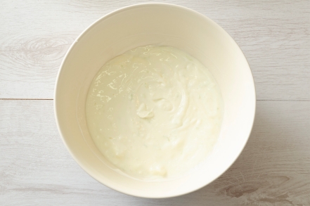 Preparazione Cheesecake allo yogurt con fichi e noci caramellate - Fase 2 Preparazione Cheesecake allo yogurt con fichi e noci caramellate - Fase 2