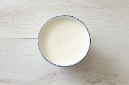 Preparazione Cheesecake allo yogurt con fichi e noci caramellate - Fase 3 Preparazione Cheesecake allo yogurt con fichi e noci caramellate - Fase 3