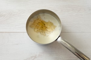 Preparazione Cheesecake allo yogurt con fichi e noci caramellate - Fase 3