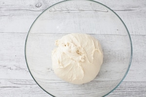 Preparazione Danubio salato allo yogurt  - Fase 2