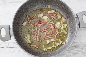 Preparazione Ravioli al radicchio e speck con salsa alla birra  - Fase 1