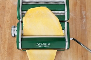 Preparazione Ravioli al radicchio e speck con salsa alla birra  - Fase 4