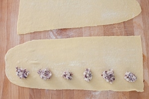 Preparazione Ravioli al radicchio e speck con salsa alla birra  - Fase 4